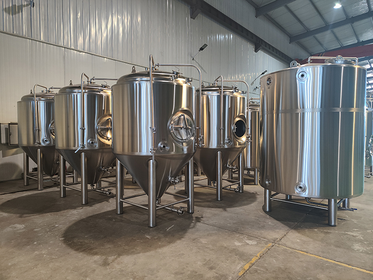 Does the tank need to be under pressure in the beer brewing system?